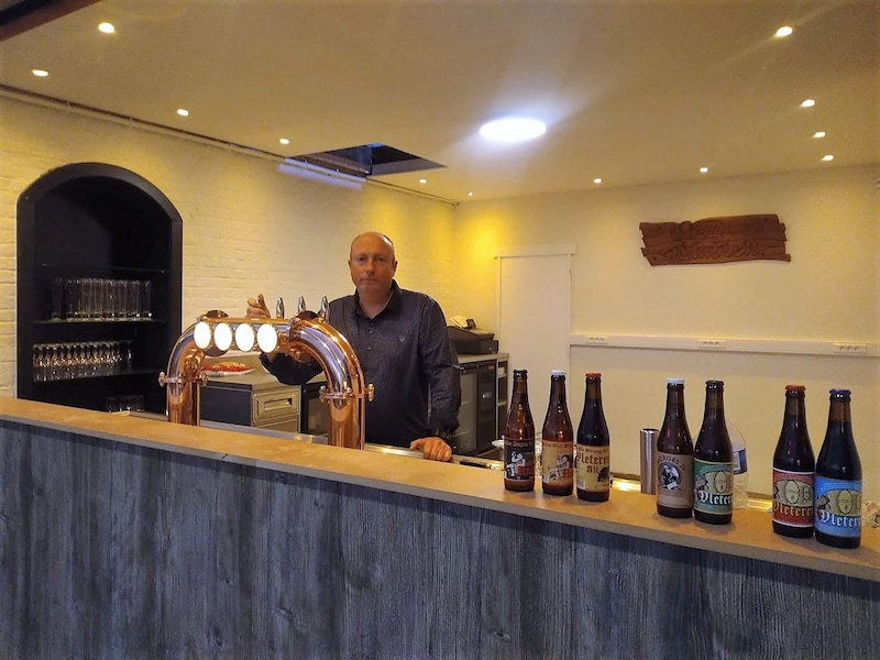 Archiefbeeld brouwerij Deca in Woesten
