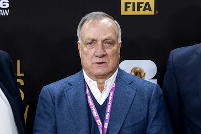 Onder druk van spelers en sponsors: Dick Advocaat toch met Curaçao naar het WK, Fred Rutten trekt zich terug