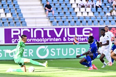 Sterk keepende Brughmans houdt Genk recht, goal Heymans afgekeurd