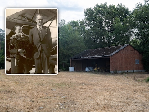 Deze loods was vroeger een hangar op het privaat vliegveld van Guy Hansez en Marie-Louise Fester-Good (inzet) die in 1934 als allereersten erin slaagden binnen de week van België naar Belgisch-Congo te vliegen 
