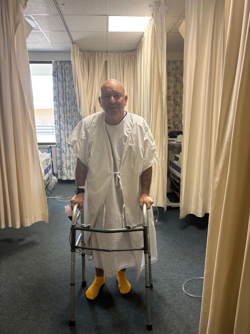 Piet Huysentruyt in ziekenhuis na operatie.