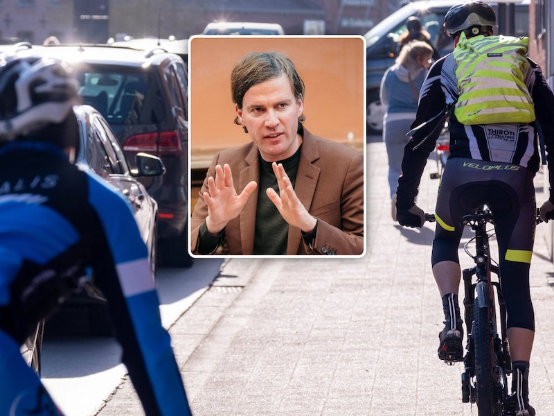 Onder meer fietsen op het voetpad werd beboet. Inzet: burgemeester Mathias De Clercq.