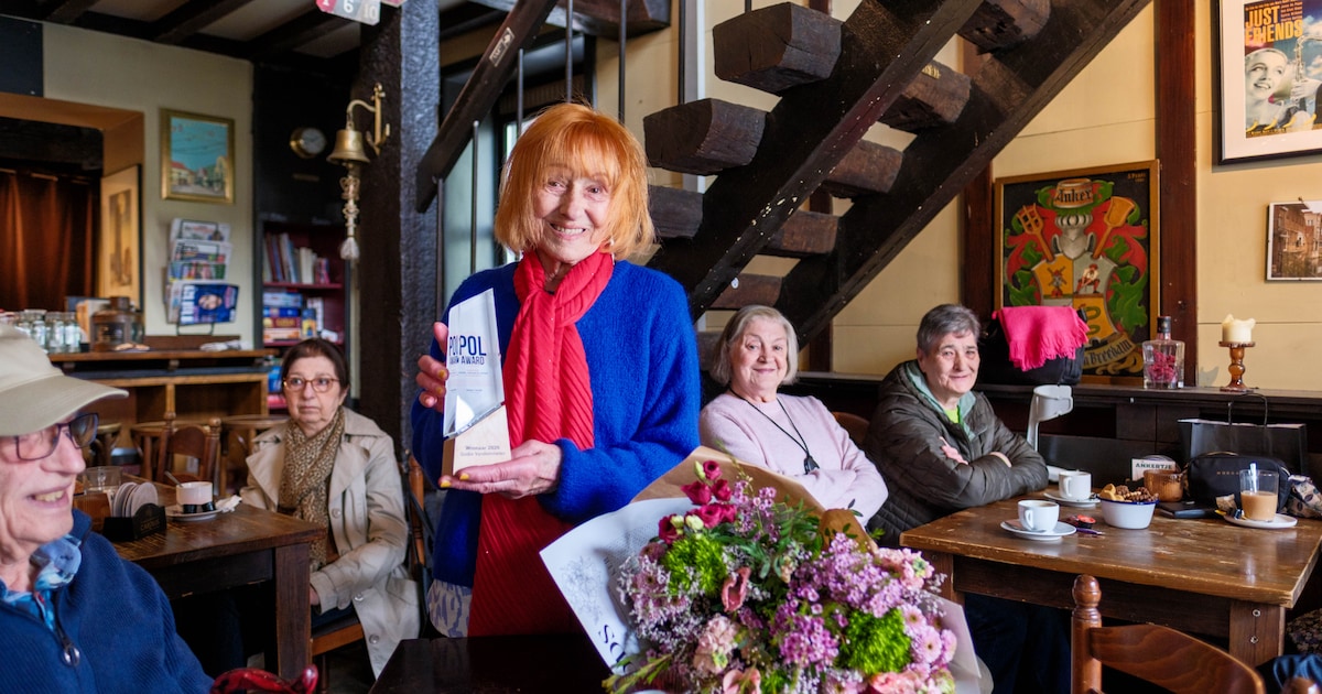 Huisvestingsmaatschappij verrast Godie met POL-award: “Heeft iemand hulp nodig, dan spring ik uit mi