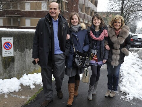 Pier Luigi Bersani met zijn echtgenote Daniela en zijn dochters Elisa en Margherita.