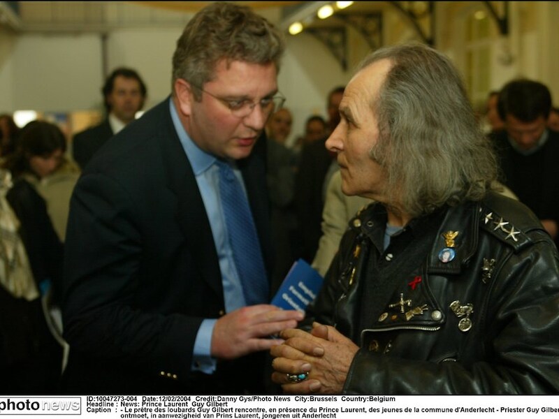 Prins Laurent en Père Gilbert. Foto uit 2004.