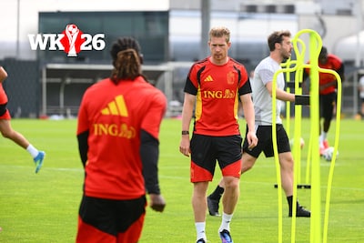 VAR kan ook beslissen over corners en tijdens iedere helft drie minuten pauze: dit zijn de nieuwe spelregels voor het WK