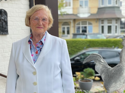 Brigitte Hochs krijgt de Grote Pluim in De Haan