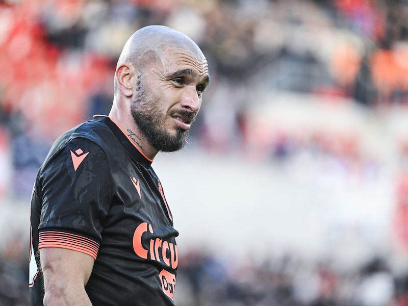 Standard profiteert niet van manmeersituatie en grijpt naast ticket voor play-off 1: “Hebben het niet alleen vandaag weggegooid”