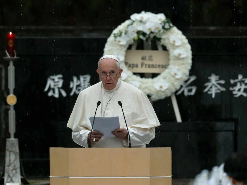 Paus Franciscus preekt in het Atomic Bomb Hypocenter Park in Nagasaki.