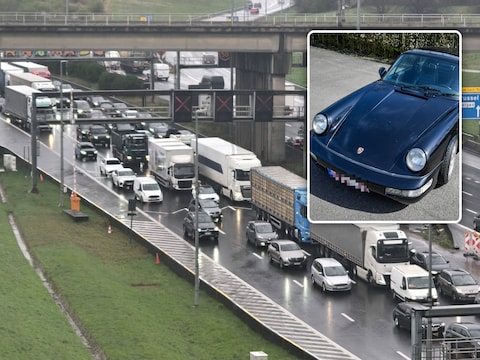 Een archiefbeeld van de Antwerpse Ring. Inzet: een illustratiebeeld van een Porsche oldtimer (niet de auto waarvan sprake in het artikel).