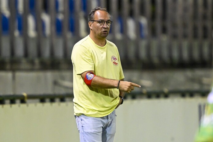 Tom Schipper neemt ontslag als coach van Geel: “Wil mijn normen en ...