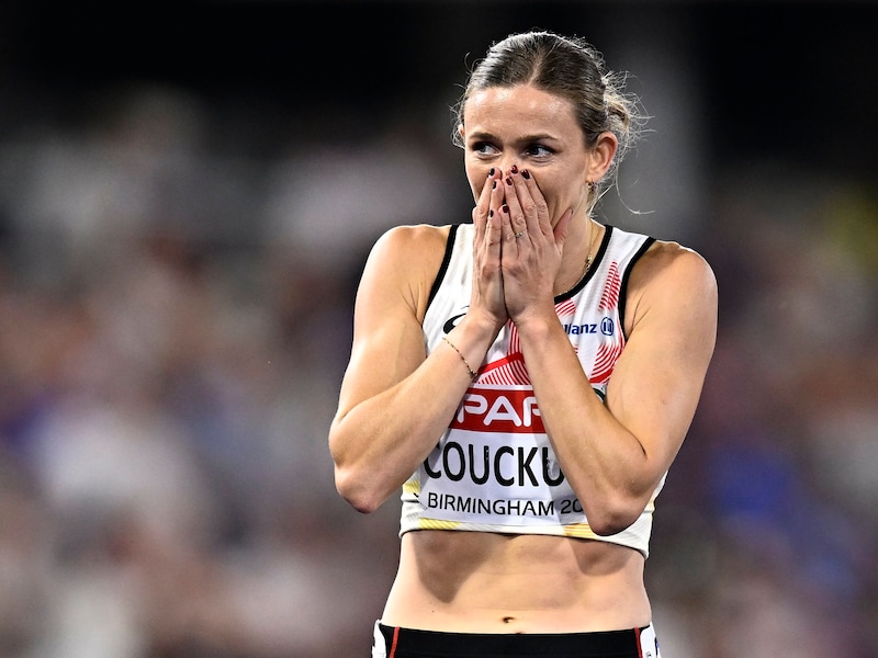 “Het was hét moment om een medaille te pakken”: Paulien Couckuyt baalt nadat ze in laatste rechte lijn stilvalt en vierde wordt op 400 meter horden