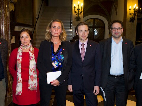 Rob Van de Velde, Nabila Ait Daoud, Liesbeth Homans, Bart De Wever, Koen Kennis en Ludo Van Campenhout.