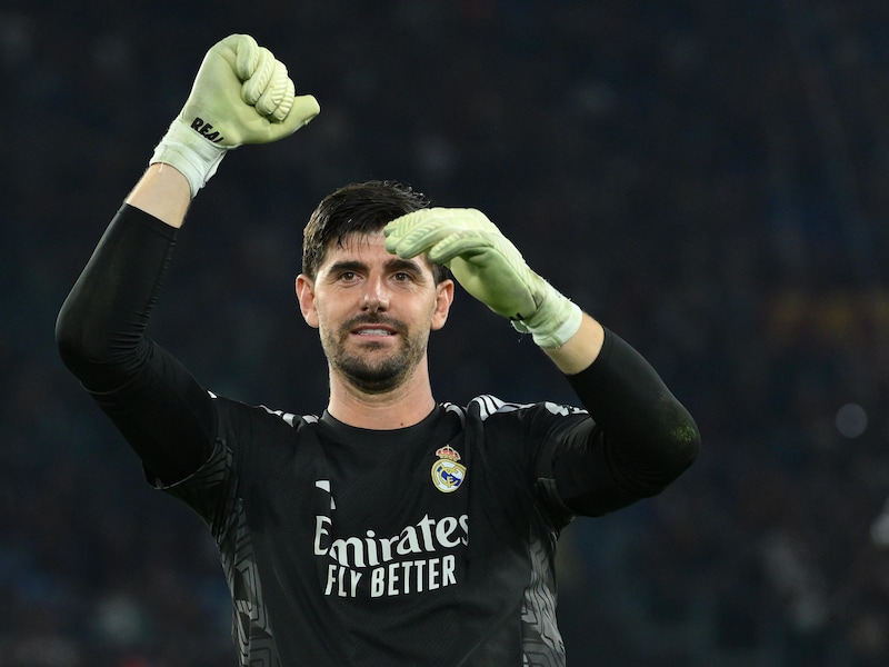 “Ik droomde ervan”: Thibaut Courtois moet zich even in de arm knijpen nadat Real op miraculeuze wijze nog won bij AS Roma