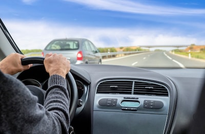 Waarom de thermometer in je auto de buitentemperatuur vaak verkeerd aangeeft