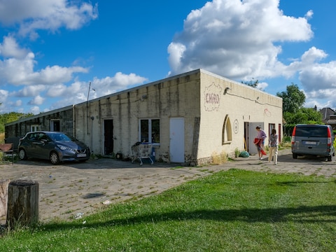 Het oude gebouw van Chiro De Kring in Houtem wordt afgebroken met steun van de stad.