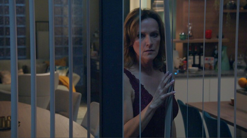 Kan Karin haar stalker ontmaskeren 'Thuis'? | Showbizz | HLN.be