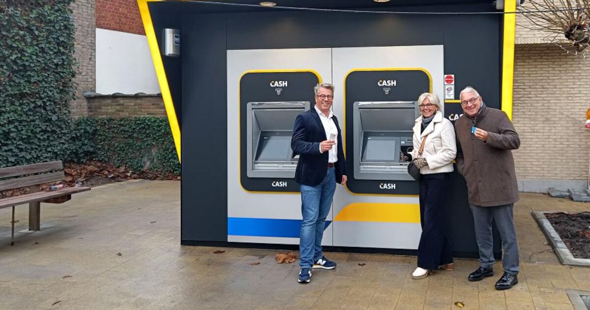Westkapelle heeft opnieuw bankautomaat: “Toegang tot cash geld blijft essentiële dienstverlening” | 