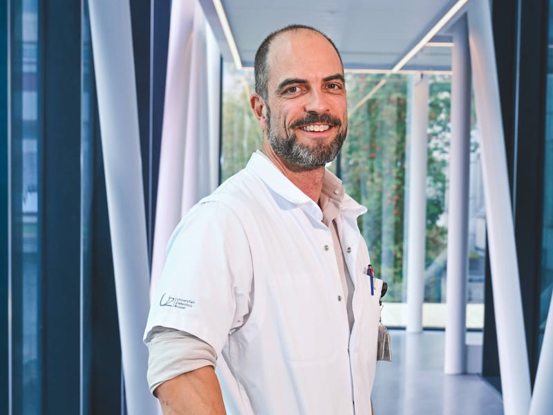 “Stoppen met suiker eten is héél moeilijk vol te houden”: diabetesexpert deelt zijn eigen aanpak om diabetes te voorkomen