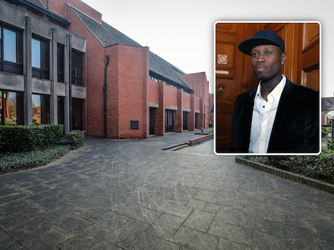 Rapper Kaye Styles en pleegbroer staan terecht nadat ze ondernemer voor 20.000 euro oplichtten: “Hij neemt het niet zo nauw met de regels”