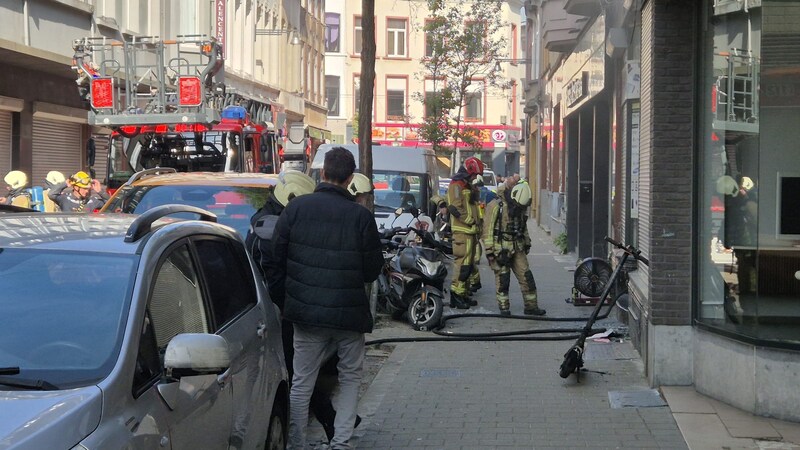 The fire started in an electronics store. An e-scooter was probably the cause of the fire.