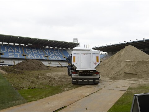 Jan Breydel werd de laatste weken omgetoverd tot een heuse bouwwerf.