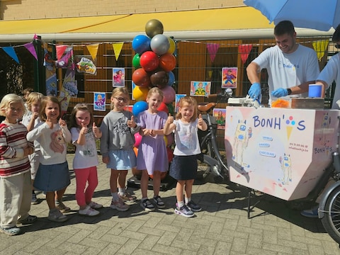 Basisschool Klim Op viert erkenning als inspiratieschool met lokale traktatie