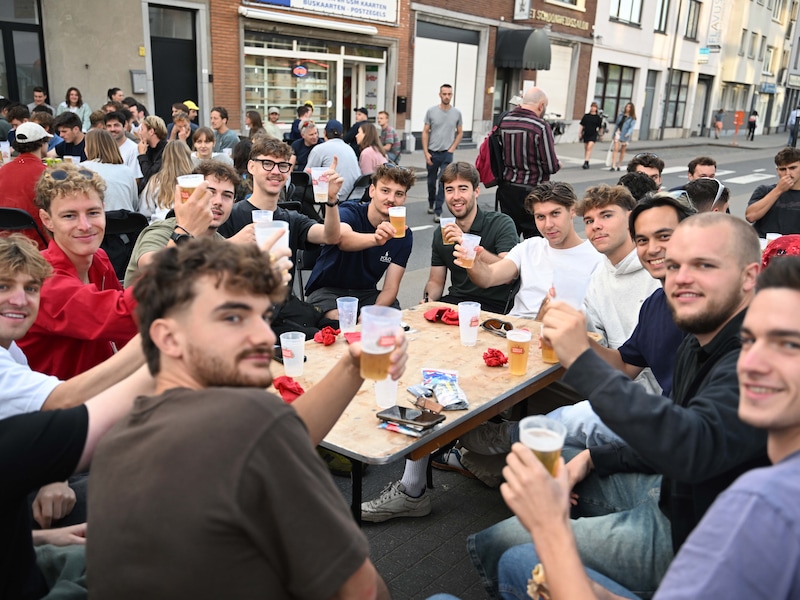 IN BEELD. Alleen maar blije gezichten in de eerste uren van de Leuvense jaarmarkt