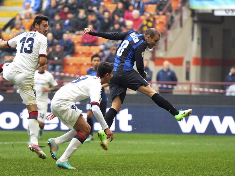 Rodrigo Palacio kopt Inter nog op voorsprong.