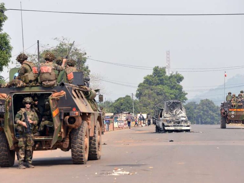 Franse soldaten patrouilleren in Bangui.