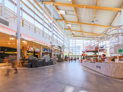 Het nieuwe afterworkconcept vindt plaats in de foodcourt van Waasland Shopping