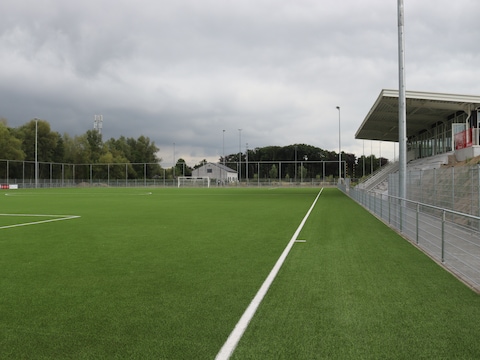 De overeenkomst voor het toelaten van kansenpassen bij FC Sint-Niklaas werd volgens het stadsbestuur nog steeds niet ondertekend