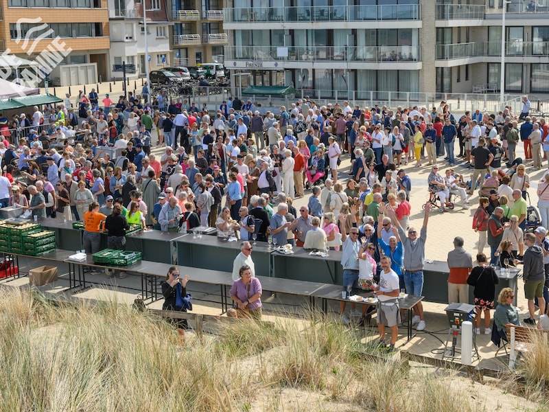 Het zachte weer zorgde voor een mooie opkomst tijdens "De Panne feest"