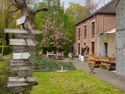 Zomerbar Hellegat Hof in Niel, waar Frans Kalf optreedt.