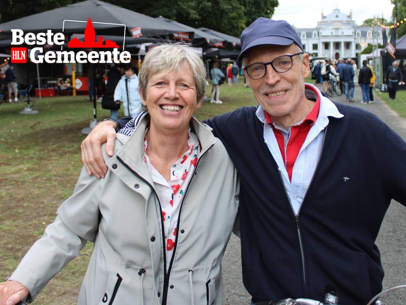 Karel met zijn vrouw Karolien in het Blauwhuispark in Izegem.