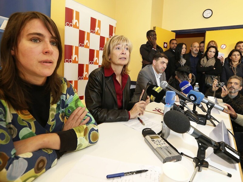 Sarah Turine (l).