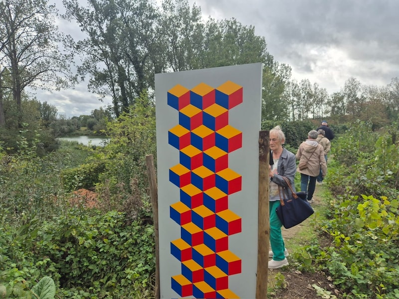 Deur Nen Dijk. 