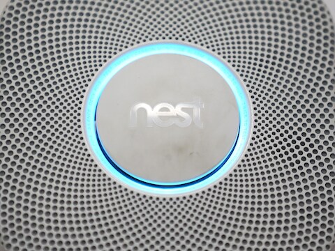 De rook- en CO-detector van Nest.