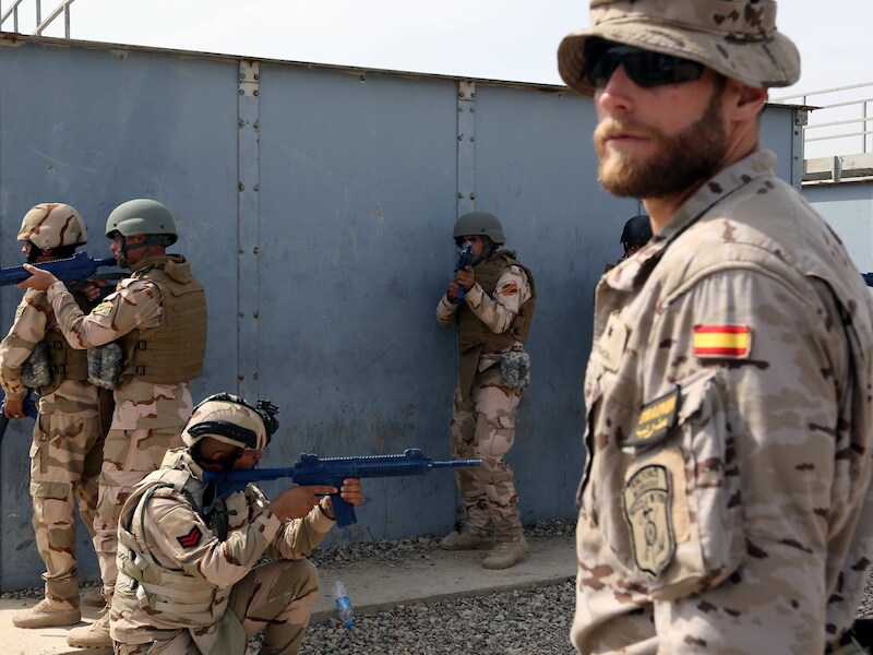 NAVO trekt tijdelijk deel van troepen terug uit Irak