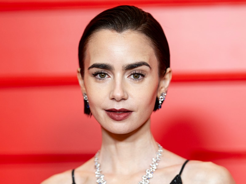 Zoon Audrey Hepburn enthousiast over casting Lily Collins: “Ze wordt al jaren genoemd als een mogelijke opvolgster van mijn moeder”