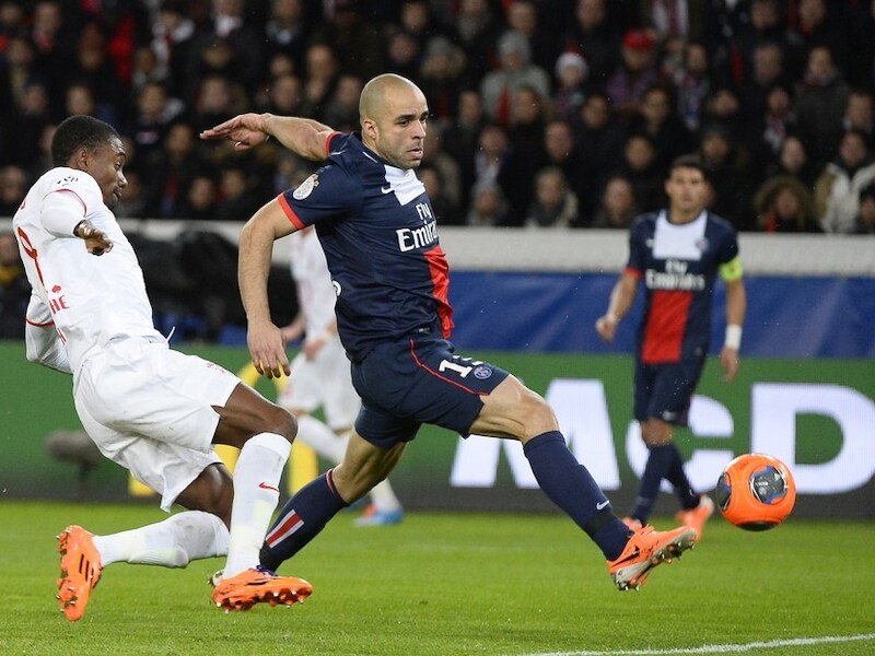 Alex aan de bal voor PSG.