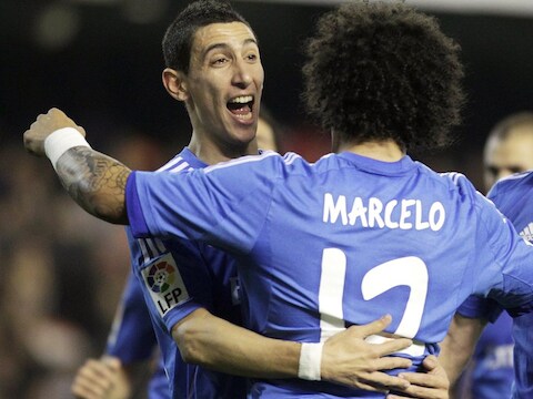 Marcelo wat later blij met de opener van Di Maria.