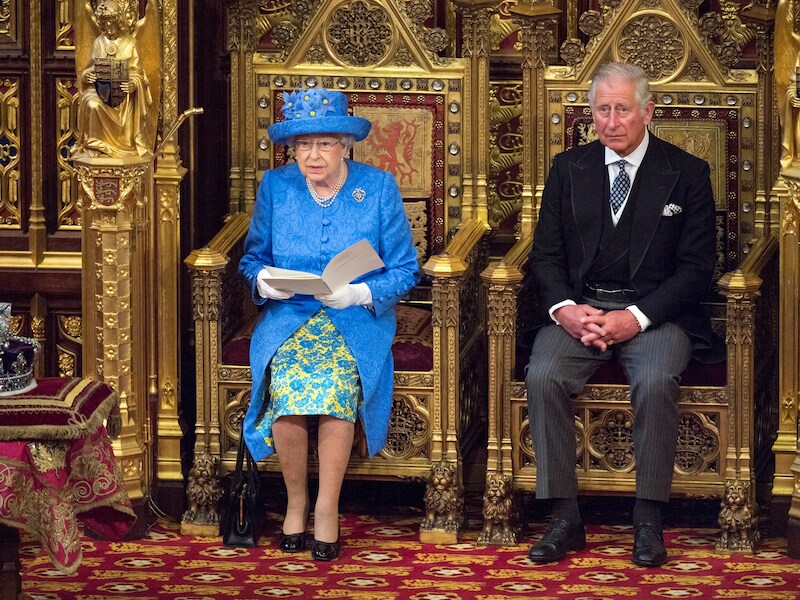 Koningin Elizabeth II en haar zoon prins Charles