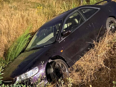 Auto belandt in de gracht in Moerbeke-Waas.