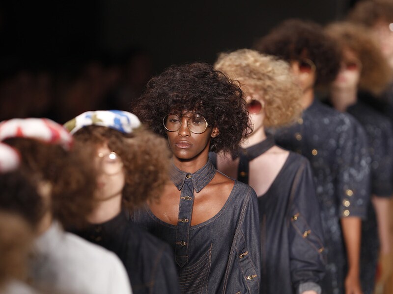 De modellen op Fasion Rio 2012 waren overwegend blank, maar de organisatoren beweren zelf dat ze niet discrimineren.