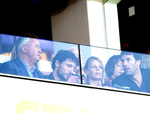 Guus Hiddink, Mark van Bommel en Ruud van Nistelrooij tijdens de wedstrijd PSV tegen SC Cambuur aan het begin van het huidige voetbalseizoen.