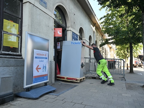 Vanwege de verhuizing van het meubilair, de IT-apparatuur en de ticketautomaat zijn het loket en de wachtzaal vandaag uitzonderlijk gesloten. 
