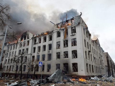 Vanmorgen vonden opnieuw bombardementen plaats in de Oekraïense stad Charkiv. Onder meer de universiteit van de stad werd geraakt. 