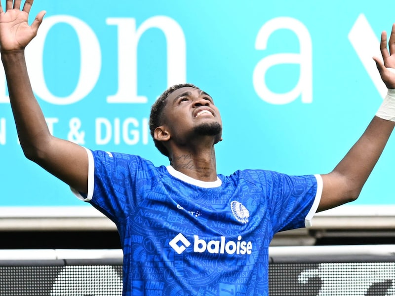 Zelfs Christian Burgess loopt bij hem weg op training: imposante Josué Vergara blijft harten stelen bij AA Gent na glansrol tegen Club Brugge