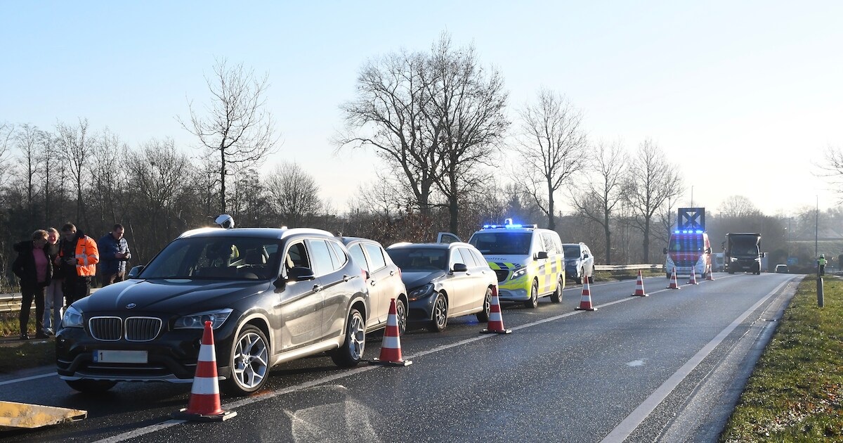Vrouw gewond bij kop-staart botsing in Lichtervelde: “Eerste bestuurster remde uit het niets, onvers